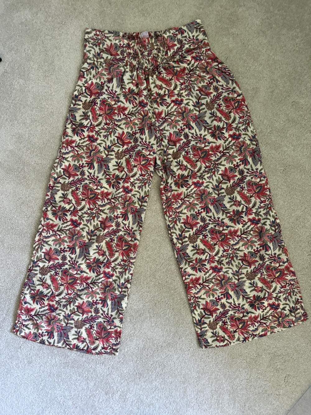 Wide-Leg Floral flowyPants in Cream & Red